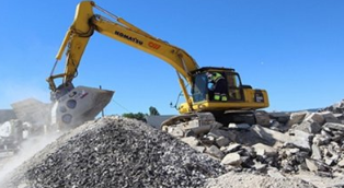 不要只看挖掘機(jī)破碎斗價(jià)格！